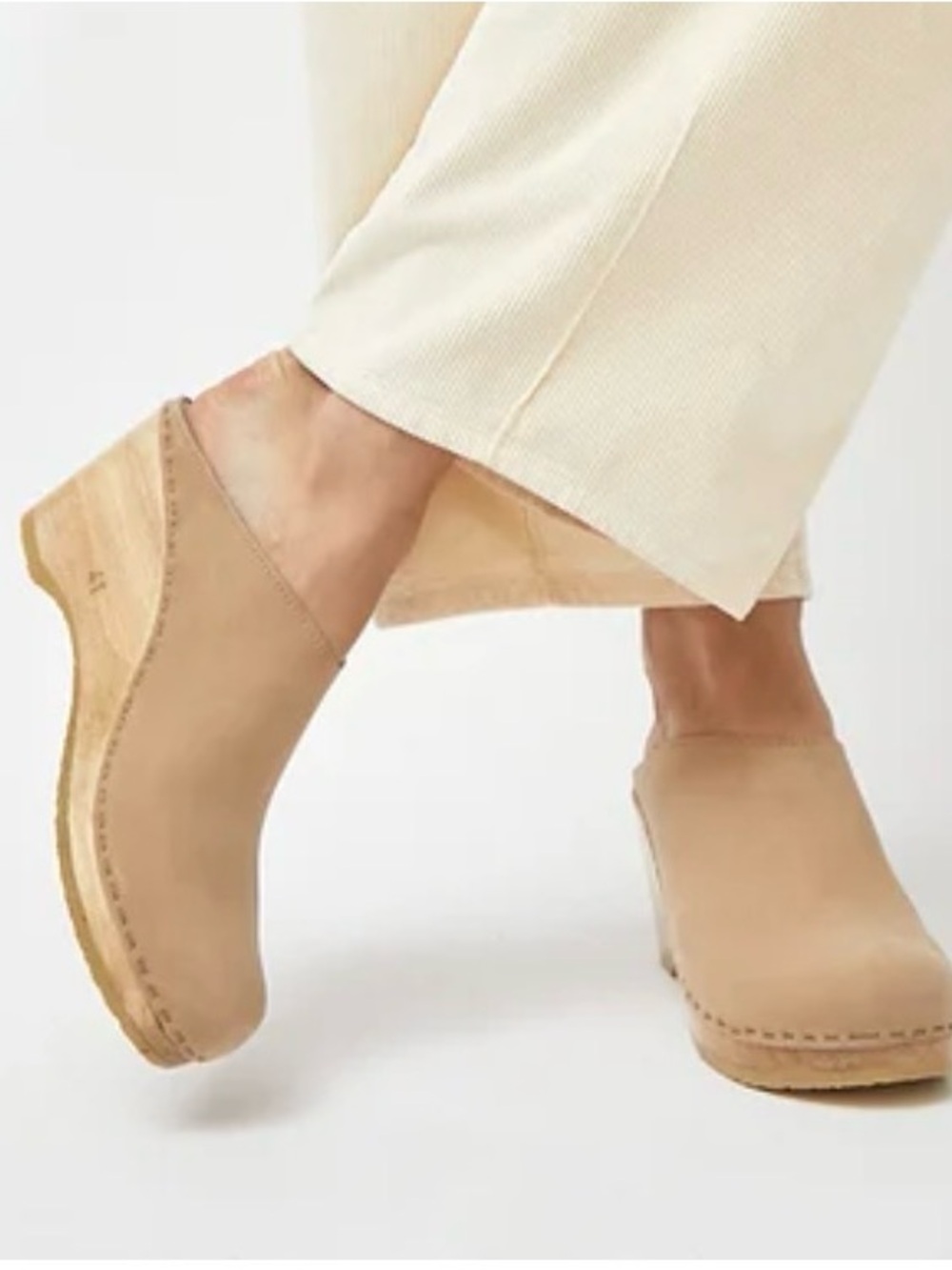 No 6 New School Clog on Wedge in Bone
SIZE 40/ 9